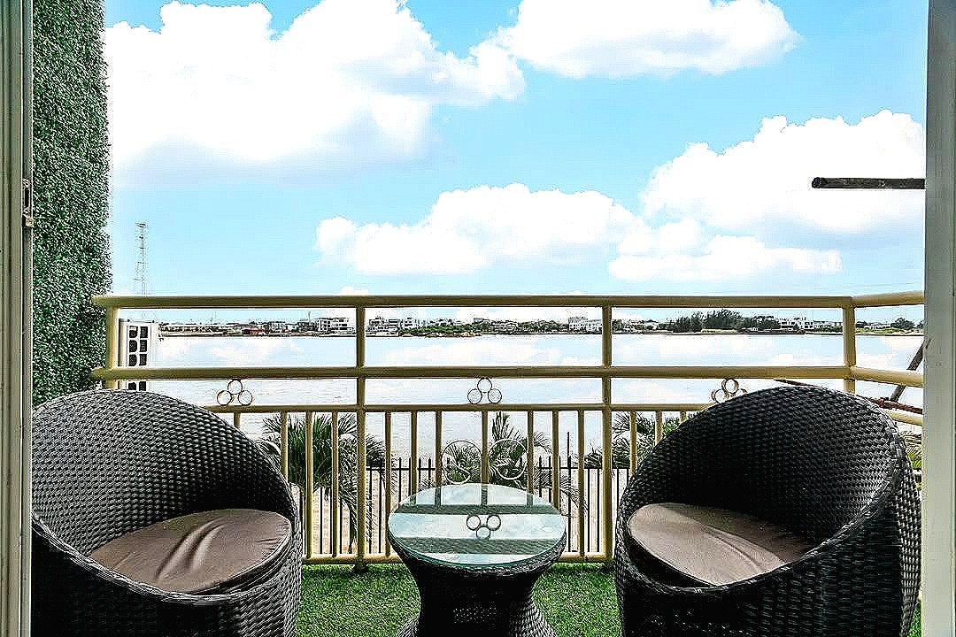 Spacious 3 Bedroom Stay with Water View in Lekki Phase 1 — photo 6